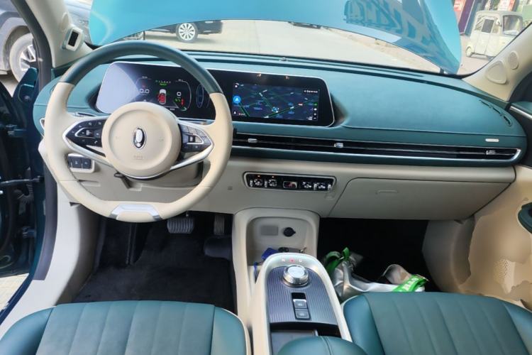 Used ORA Good Cat 2021 400km Standard Range Athena Edition Lithium-Ion Battery Center Console