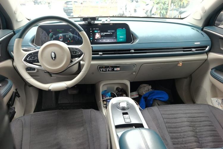 Used ORA Good Cat 2021 400km Standard Range Venus Edition Lithium Iron Phosphate Center Console