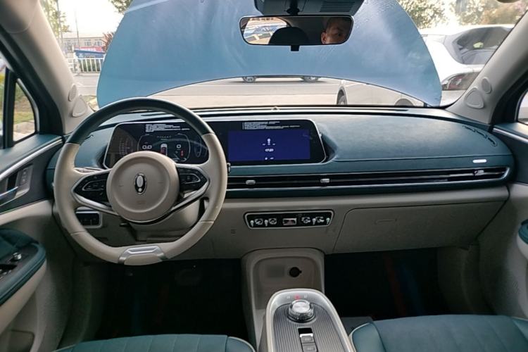 Used ORA Good Cat 2021 400km Standard Range Venus Edition Lithium-Ion Battery Center Console
