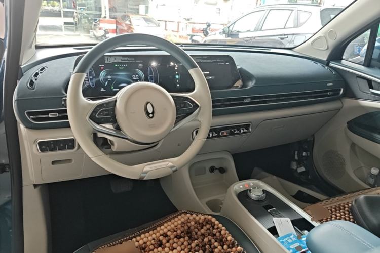Used ORA Good Cat 2021 400km Standard Range Venus Edition Lithium Iron Phosphate Center Console