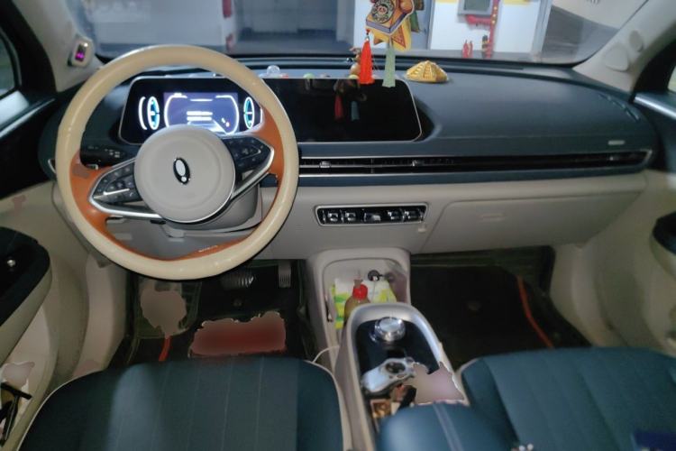 Used ORA Good Cat 2021 400km Standard Range Athena Edition Lithium-Ion Battery Center Console