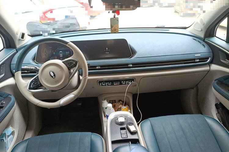 Used ORA Good Cat 2021 400km Standard Range Athena Edition Lithium-Ion Battery Center Console