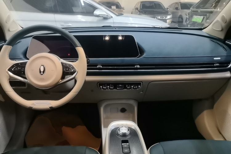 Used ORA Good Cat 2021 400km Standard Range Venus Edition Lithium Iron Phosphate Center Console