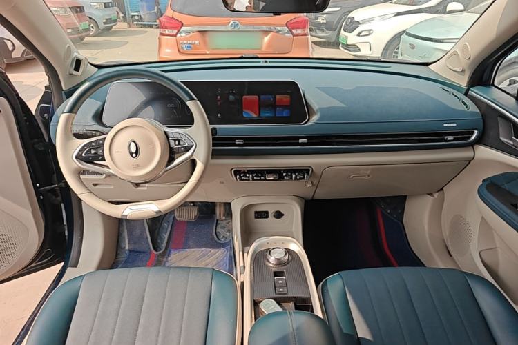 Used ORA Good Cat 2021 400km Standard Range Athena Edition Lithium-Ion Battery Center Console