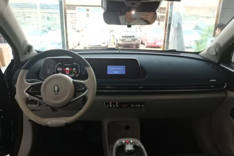 Used ORA Good Cat 2021 400km Standard Range Athena Edition Lithium Iron Phosphate Center Console