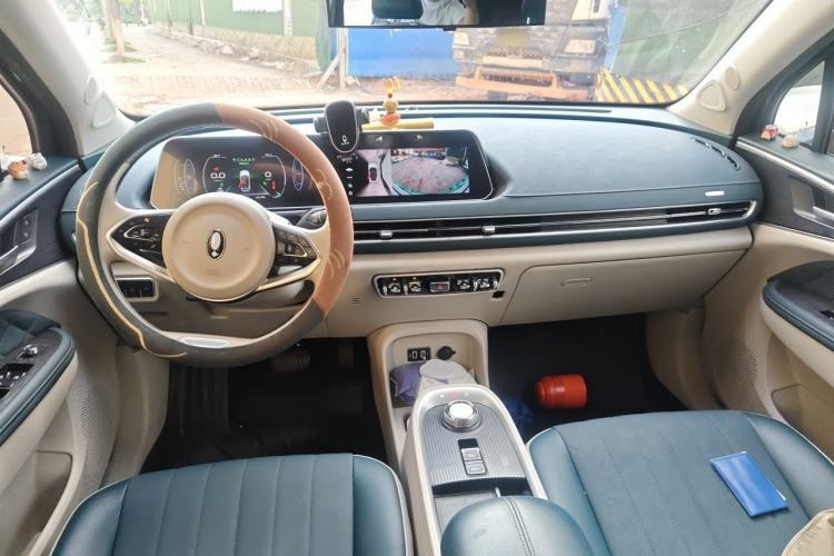 Used ORA Good Cat 2021 400km Standard Range Venus Edition Lithium Iron Phosphate Center Console