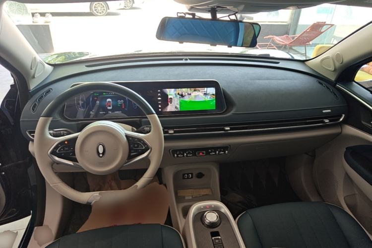 Used ORA Good Cat 2021 400km Standard Range Venus Edition Lithium-Ion Battery Center Console