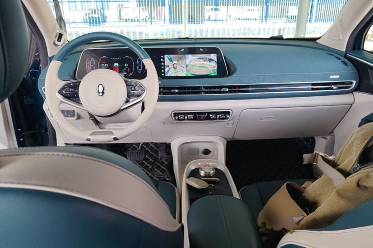 Used ORA Good Cat 2021 400km Standard Range Athena Edition Lithium-Ion Battery Center Console