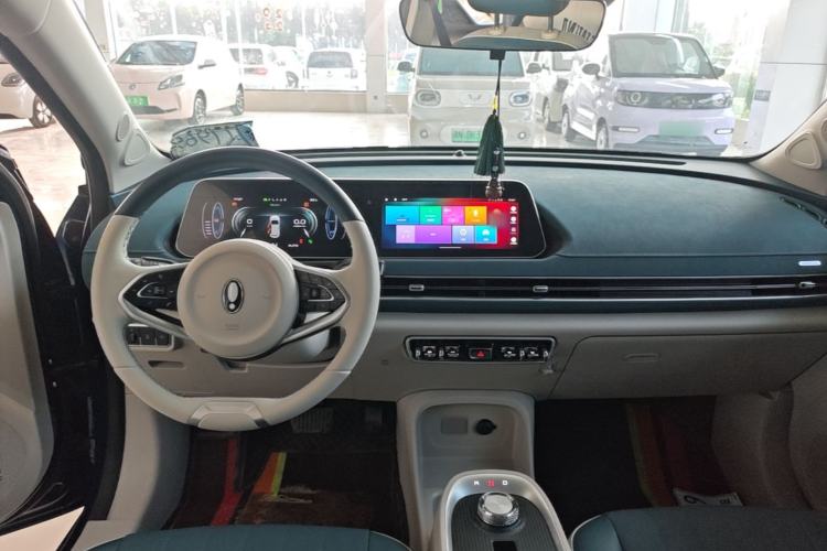 Used ORA Good Cat 2021 400km Standard Range Venus Edition Lithium Iron Phosphate Center Console