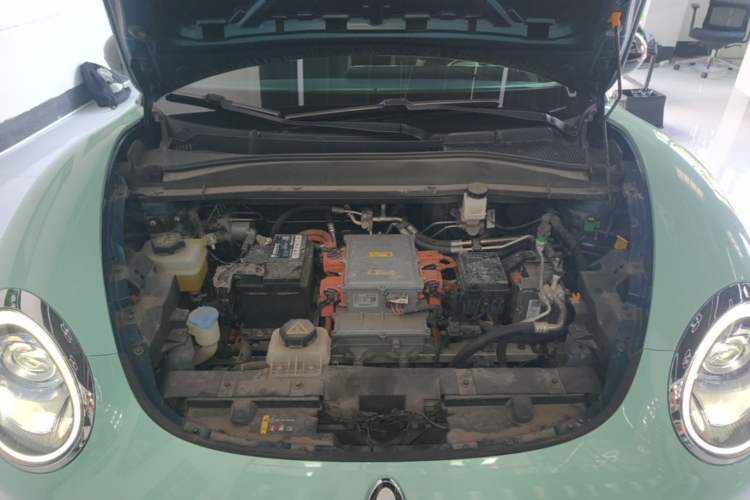 Used ORA Good Cat 2021 500km Long-Range Poseidon Edition Lithium-Ion Battery Engine Bay