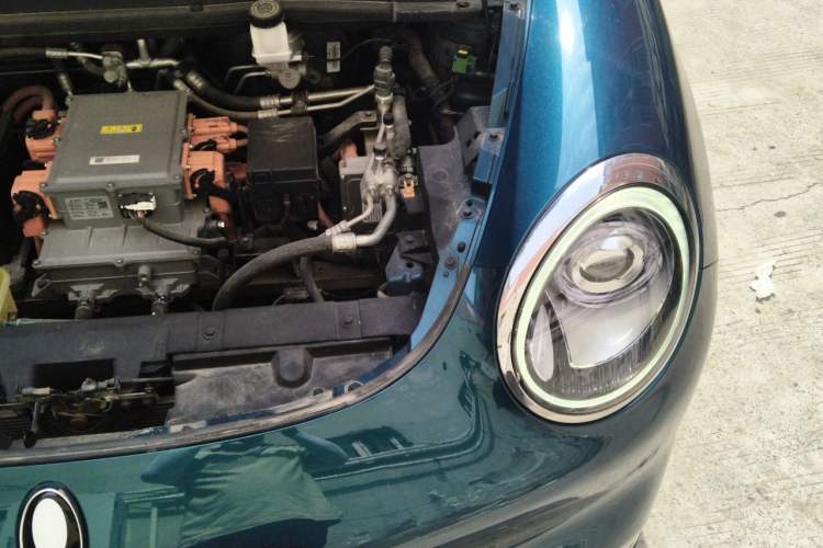 Used ORA Good Cat 2021 400km Standard Range Athena Edition Lithium-Ion Battery Engine Bay Left