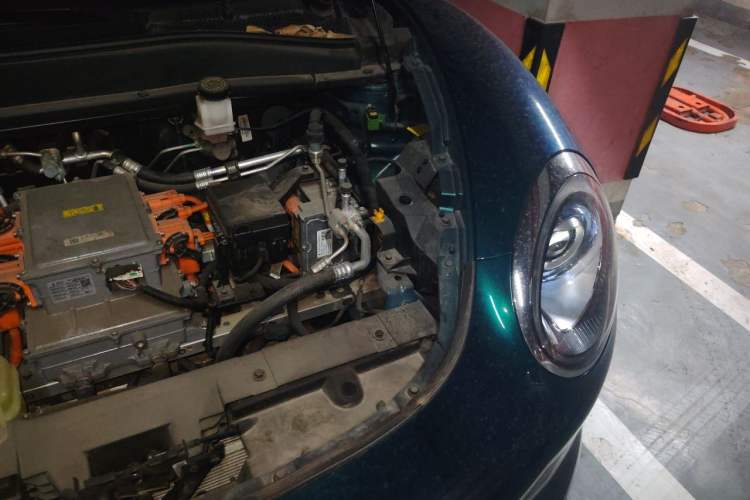 Used ORA Good Cat 2021 400km Standard Range Athena Edition Lithium-Ion Battery Engine Bay Left