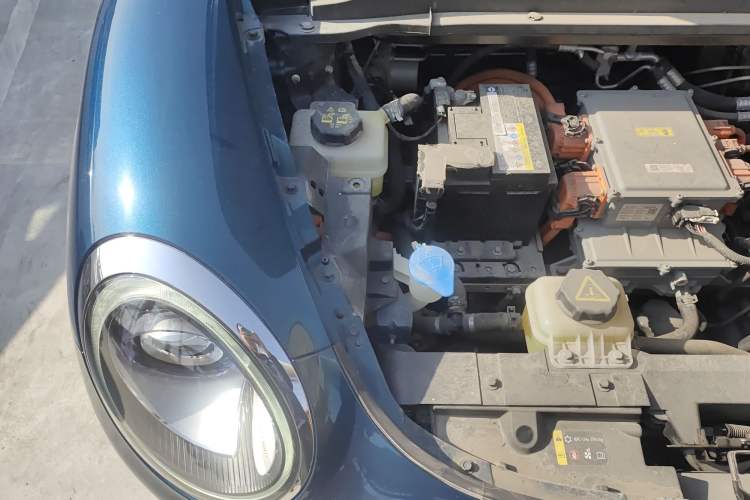 Used ORA Good Cat 2021 400km Standard Range Venus Edition Lithium-Ion Battery Engine Bay Right