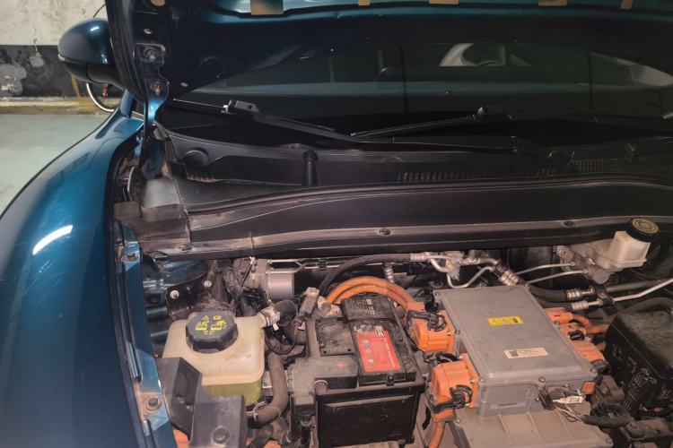 Used ORA Good Cat 2021 500km Long-Range Poseidon Edition Lithium-Ion Battery Engine Bay Right