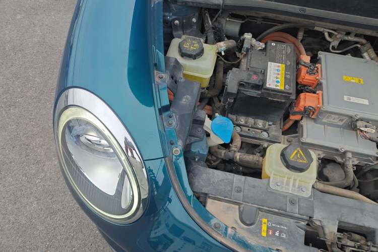 Used ORA Good Cat 2021 400km Standard Range Venus Edition Lithium-Ion Battery Engine Bay Right