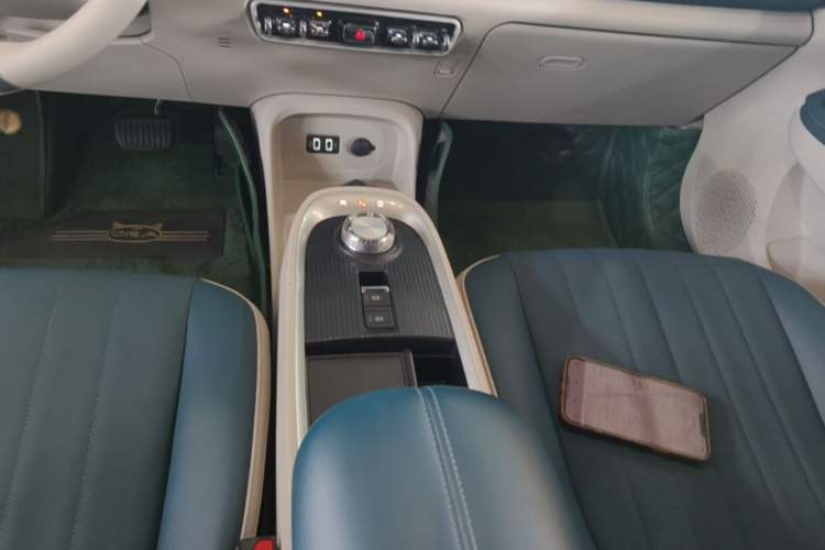 Used ORA Good Cat 2021 400km Standard Range Venus Edition Lithium-Ion Battery Gear Lever
