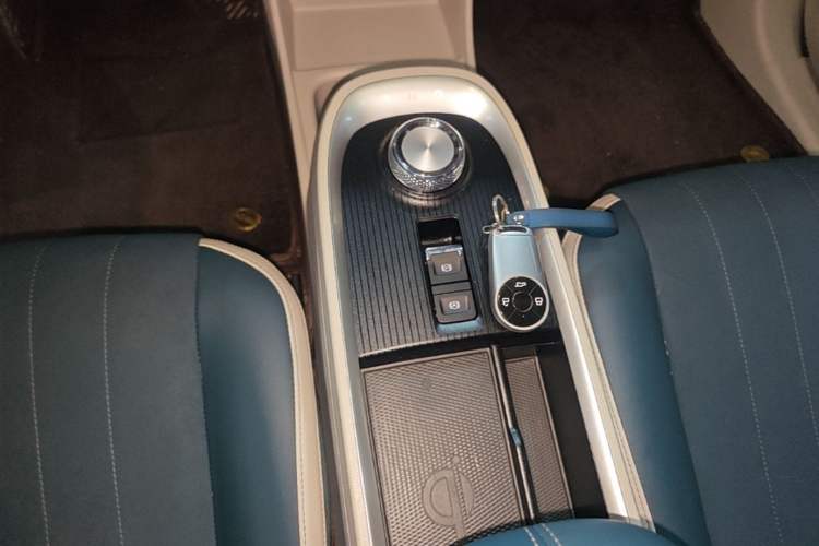 Used ORA Good Cat 2021 400km Standard Range Athena Edition Lithium-Ion Battery Gear Lever