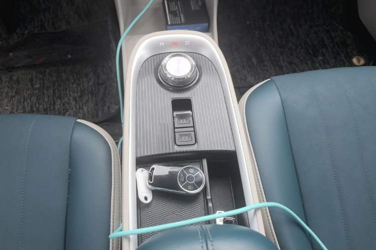 Used ORA Good Cat 2021 400km Standard Range Athena Edition Lithium-Ion Battery Gear Lever