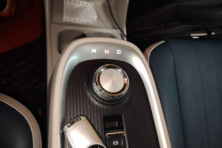 Used ORA Good Cat 2021 500km Long-Range Poseidon Edition Lithium-Ion Battery Gear Lever