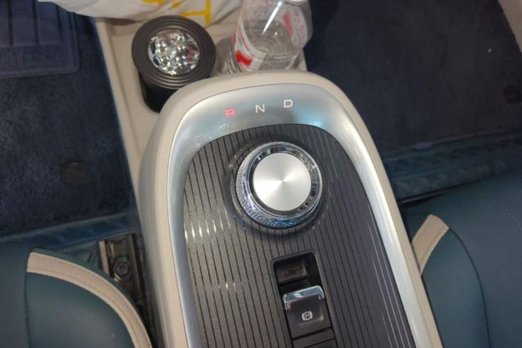 Used ORA Good Cat 2021 500km Long-Range Poseidon Edition Lithium-Ion Battery Gear Lever