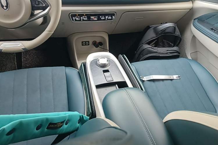 Used ORA Good Cat 2021 400km Standard Range Venus Edition Lithium Iron Phosphate Gear Lever