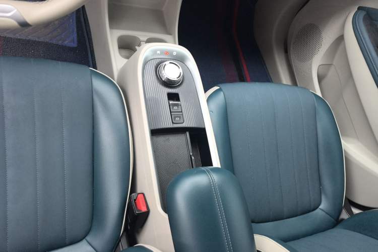 Used ORA Good Cat 2021 400km Standard Range Athena Edition Lithium-Ion Battery Gear Lever