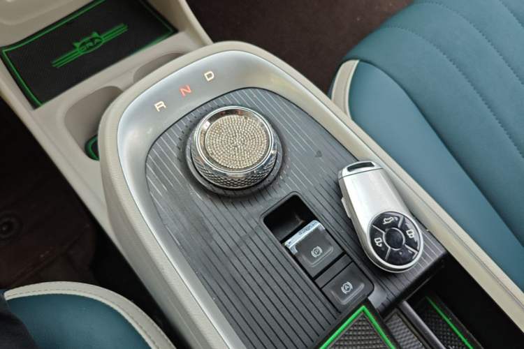 Used ORA Good Cat 2021 400km Standard Range Athena Edition Lithium-Ion Battery Gear Lever