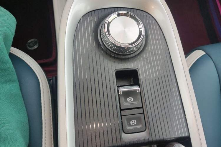 Used ORA Good Cat 2021 500km Long-Range Poseidon Edition Lithium-Ion Battery Gear Lever
