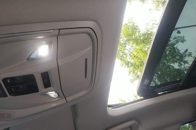 Used ORA Good Cat 2021 400km Standard Range Venus Edition Lithium-Ion Battery Headliner