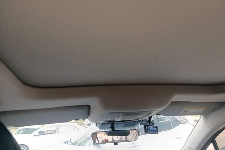 Used ORA Good Cat 2021 400km Standard Range Venus Edition Lithium Iron Phosphate Headliner