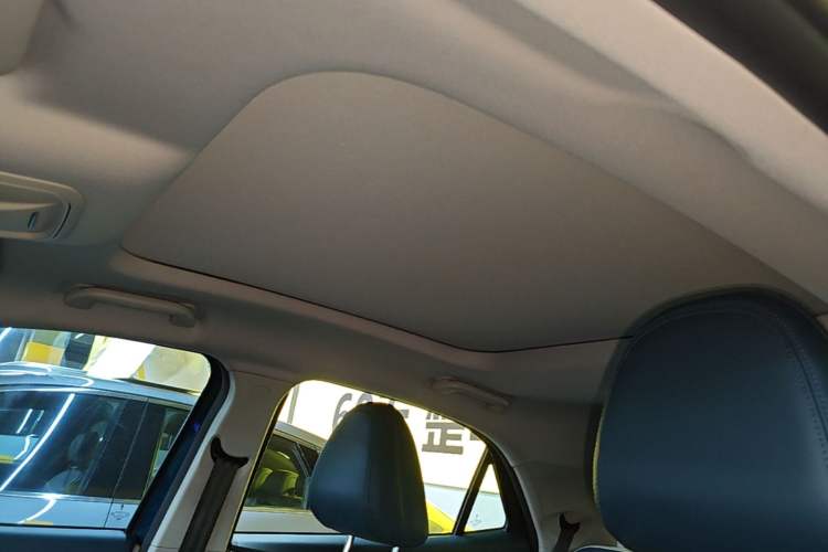 Used ORA Good Cat 2021 400km Standard Range Venus Edition Lithium Iron Phosphate Headliner