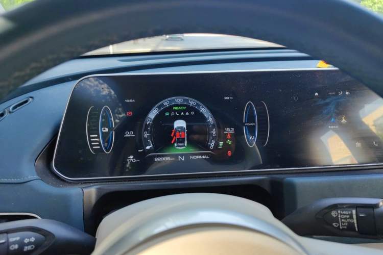 Used ORA Good Cat 2021 400km Standard Range Venus Edition Lithium-Ion Battery Instrument Cluster