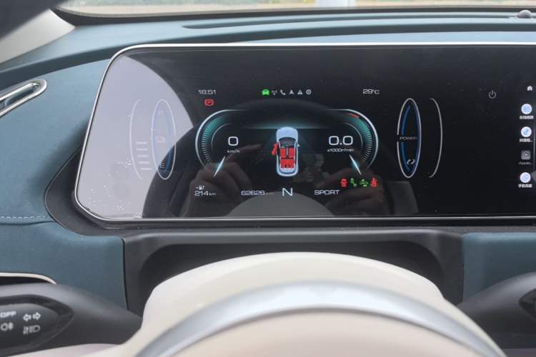 Used ORA Good Cat 2021 400km Standard Range Athena Edition Lithium-Ion Battery Instrument Cluster