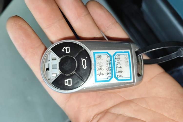 Used ORA Good Cat 2021 400km Standard Range Venus Edition Lithium Iron Phosphate Interior 1