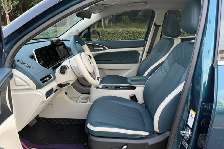 Used ORA Good Cat 2021 400km Standard Range Athena Edition Lithium-Ion Battery Interior 3