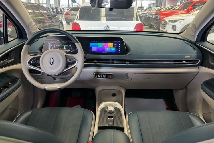 Used ORA Good Cat 2021 400km Standard Range Venus Edition Lithium Iron Phosphate Interior 3