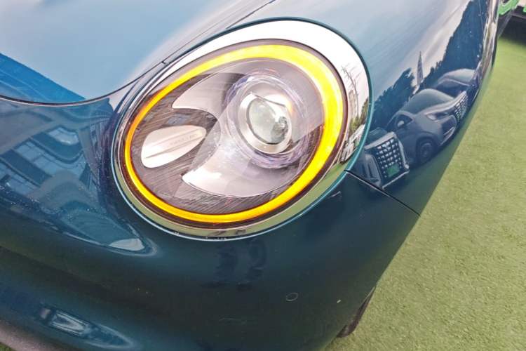 Used ORA Good Cat 2021 500km Long-Range Poseidon Edition Lithium-Ion Battery Left Front Headlight