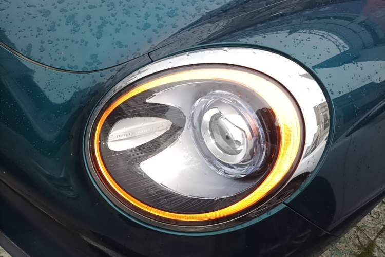 Used ORA Good Cat 2021 400km Standard Range Athena Edition Lithium-Ion Battery Left Front Headlight