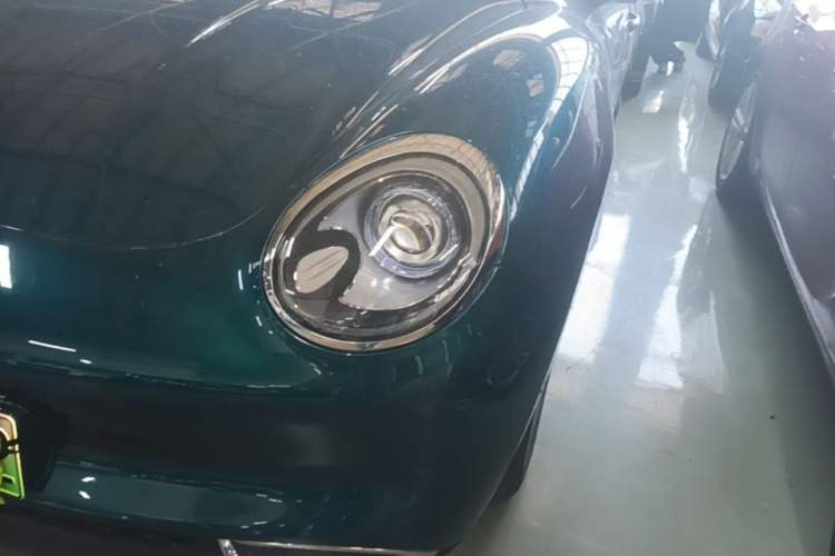Used ORA Good Cat 2021 400km Standard Range Athena Edition Lithium-Ion Battery Left Front Headlight
