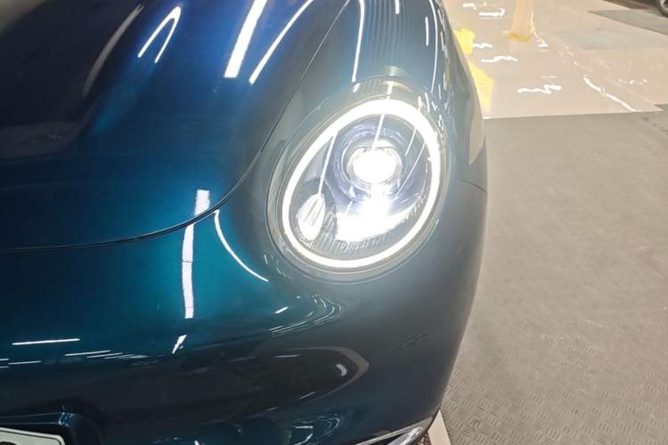 Used ORA Good Cat 2021 400km Standard Range Athena Edition Lithium-Ion Battery Left Front Headlight