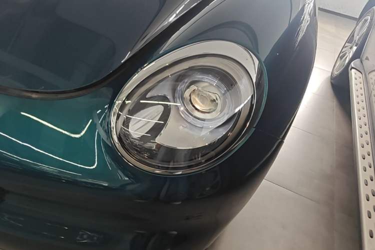 Used ORA Good Cat 2021 400km Standard Range Venus Edition Lithium-Ion Battery Left Front Headlight