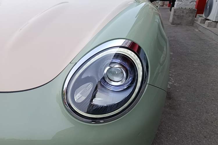 Used ORA Good Cat 2021 400km Standard Range Athena Edition Lithium-Ion Battery Left Front Headlight