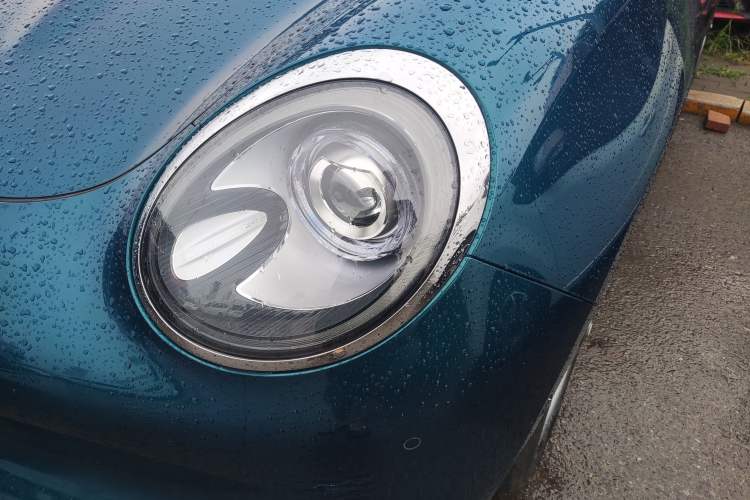 Used ORA Good Cat 2021 500km Long-Range Poseidon Edition Lithium-Ion Battery Left Front Headlight