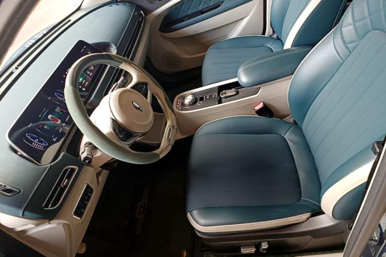 Used ORA Good Cat 2021 500km Long-Range Poseidon Edition Lithium-Ion Battery Left Front Seat
