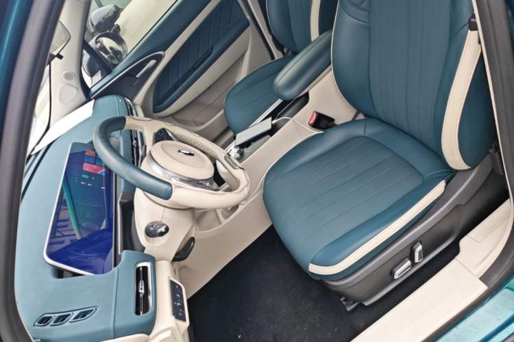 Used ORA Good Cat 2021 500km Long-Range Poseidon Edition Lithium-Ion Battery Left Front Seat