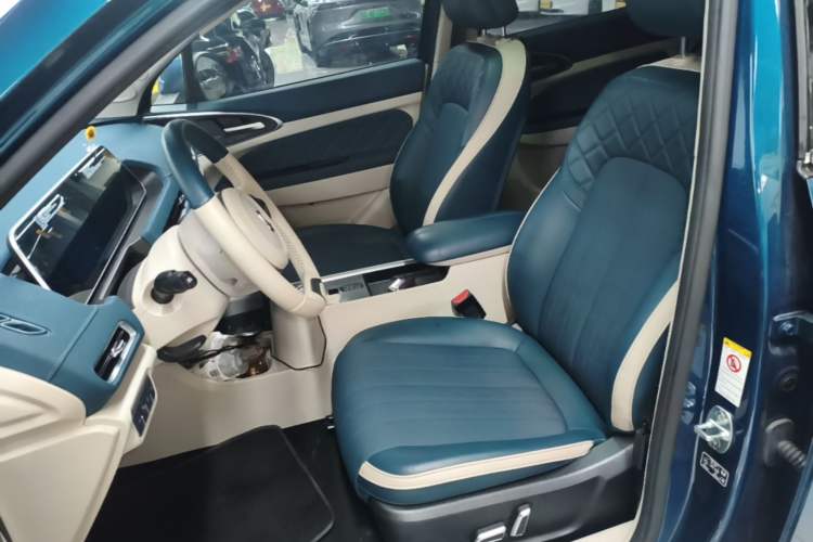 Used ORA Good Cat 2021 400km Standard Range Venus Edition Lithium Iron Phosphate Left Front Seat