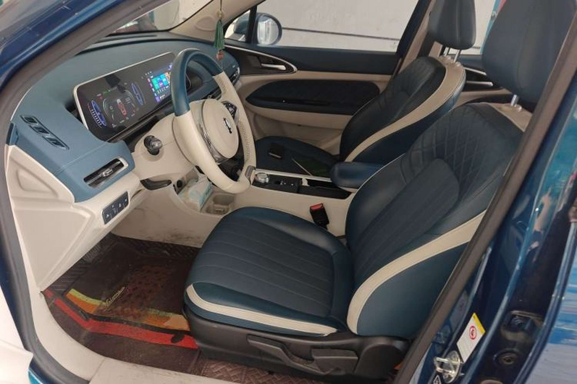 Used ORA Good Cat 2021 400km Standard Range Venus Edition Lithium Iron Phosphate Left Front Seat