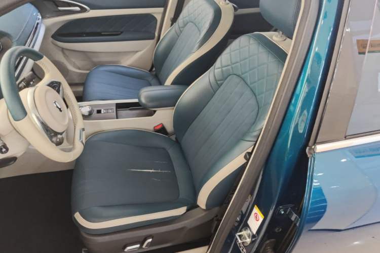 Used ORA Good Cat 2021 400km Standard Range Athena Edition Lithium-Ion Battery Left Front Seat