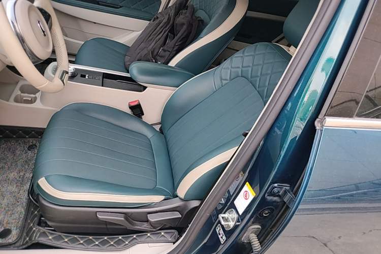 Used ORA Good Cat 2021 400km Standard Range Venus Edition Lithium-Ion Battery Left Front Seat