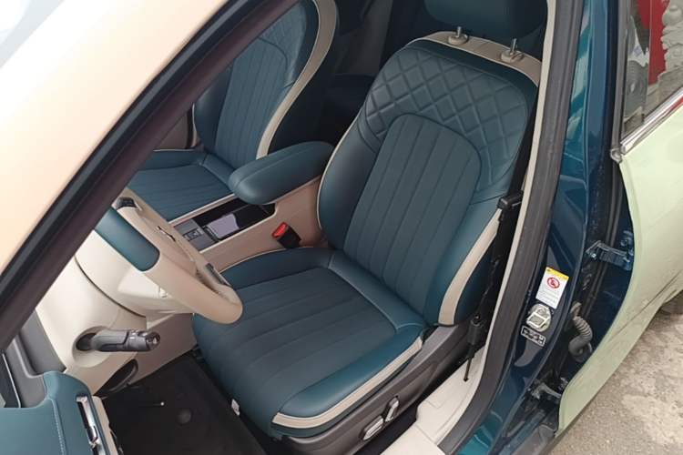 Used ORA Good Cat 2021 400km Standard Range Athena Edition Lithium-Ion Battery Left Front Seat